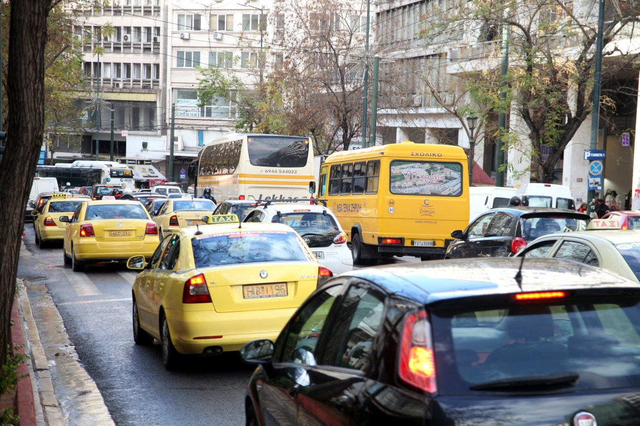 Φωτογραφίες από το μποτιλιάρισμα στο κέντρο της Αθήνας